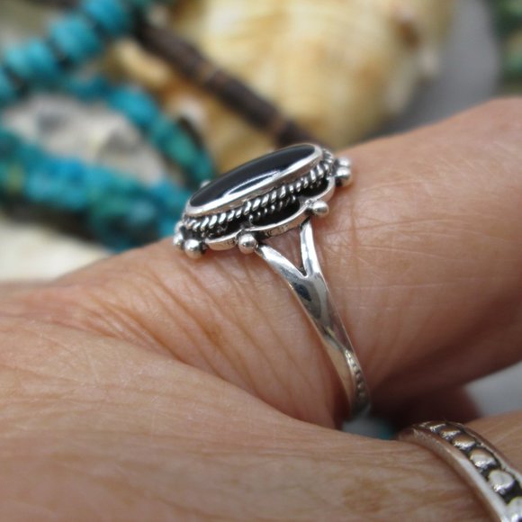 Dainty Native American 925 Sterling & Black Onyx Ring, Minimalist Design - Picture 4 of 6